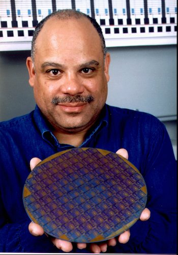 Mark Dean Displays a Wafer Containing 1000 MHz Microprocessors